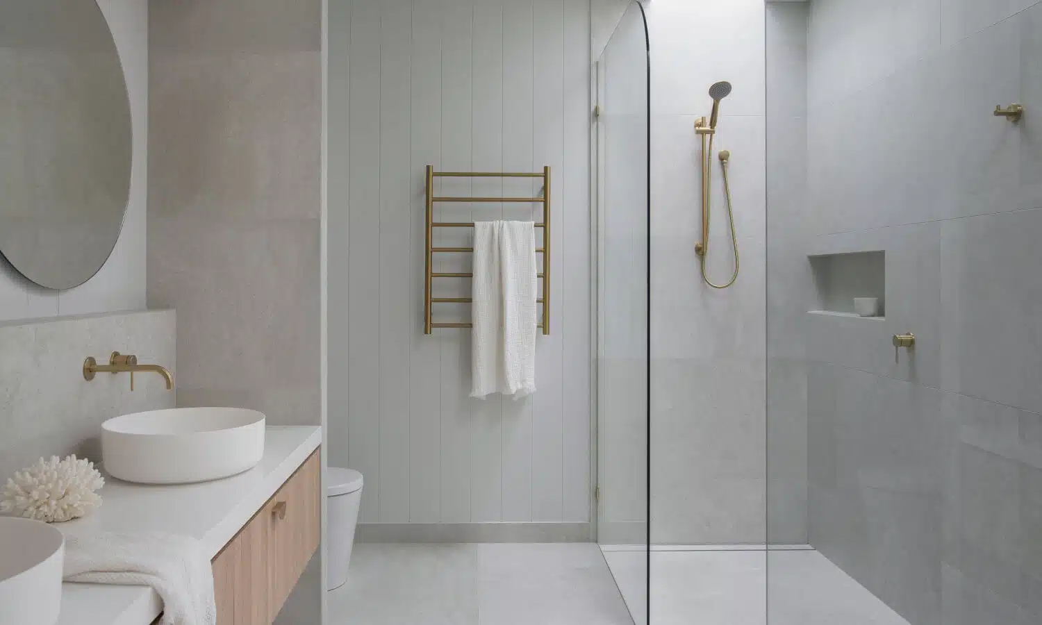 Caillebotis pour douche : praticité et esthétique pour votre salle de bain